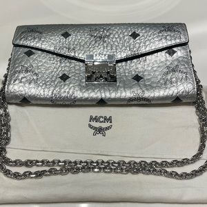MCM Crossbody // Wallet on a Chain